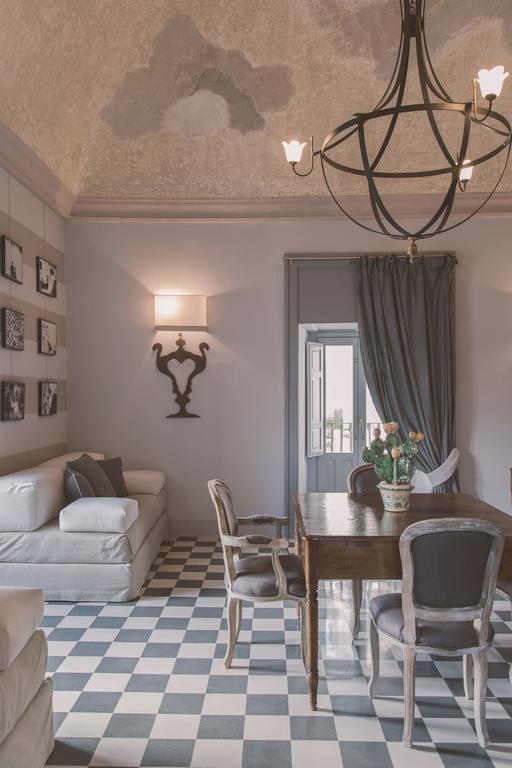 Palazzo Trigona Suites نوتو الغرفة الصورة